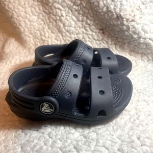 Preowned dark blue Crocs size 6k worn maybe 3 times 10/10 condition